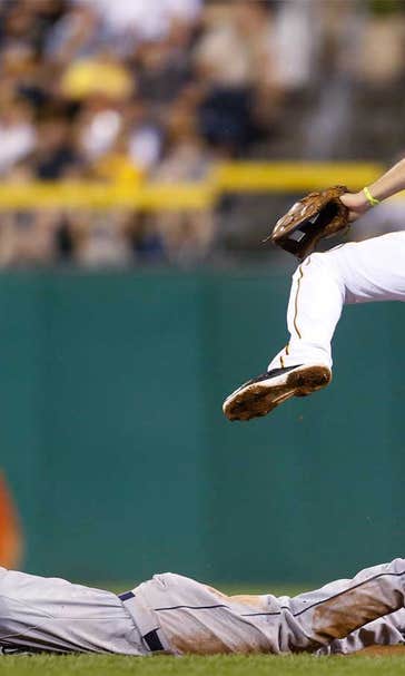 Stults leads Padres to 2-1 win over Pirates